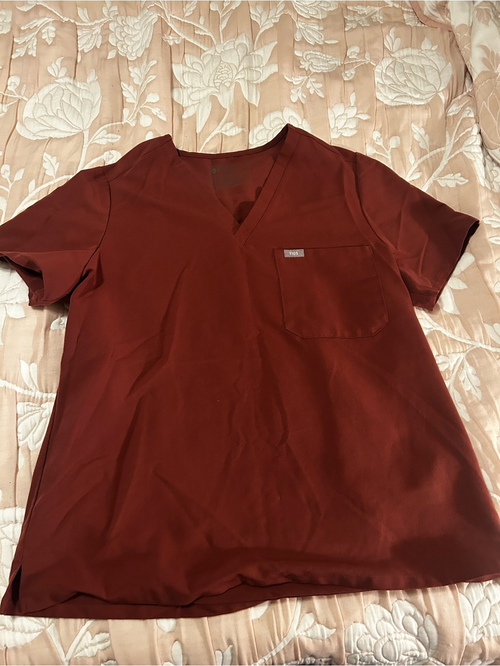 Men's Short Sleeve V-Neck Shirt in Maroon